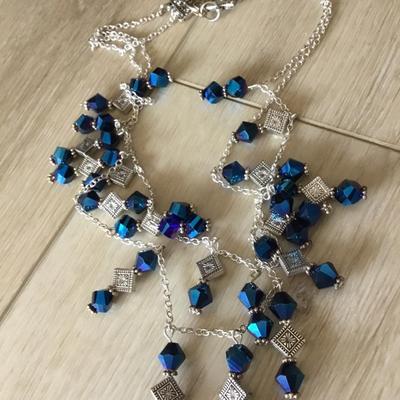 Gorgeous crystal dangle Silver-tone statement necklace