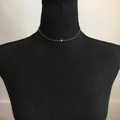 Beautiful crystal gold tone, dainty necklace very beautiful
