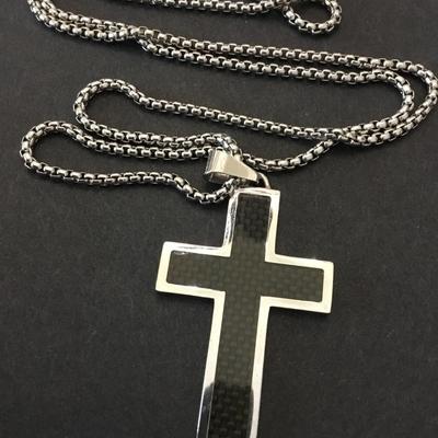 Very nice men’s stainless steel cross and chain necklace