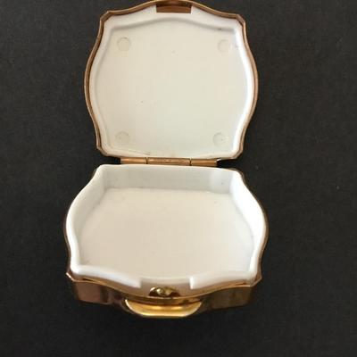 Vintage Stratton enamel pill box made in England