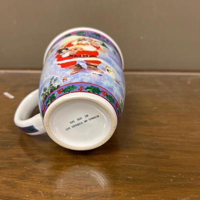 Nice Christmas Mug in Good Condition