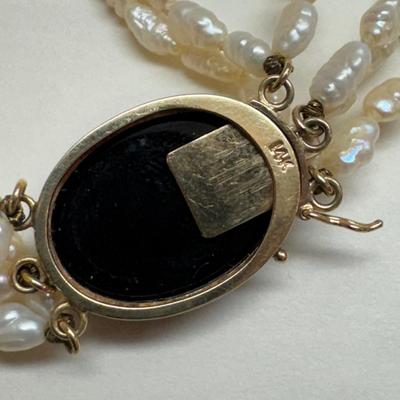 1055 14k Yellow Gold Black Onyx Clasp Freshwater Pearl Necklace