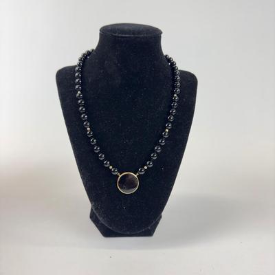 1060 14k Yellow Gold and Black Onyx Necklace