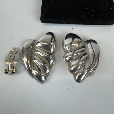 1067 Three Pairs of Sterling Silver Clip Earrings