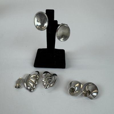 1067 Three Pairs of Sterling Silver Clip Earrings