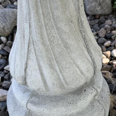Concrete Bird Bath w/Tulip curved Lane
