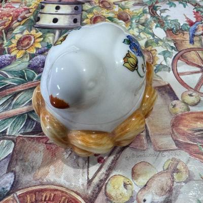 Roma Al Fresco Elizabeth Arden Chick on a Nest Floral Ceramic Lidded Ring Dish,