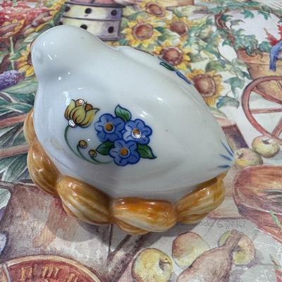 Roma Al Fresco Elizabeth Arden Chick on a Nest Floral Ceramic Lidded Ring Dish,