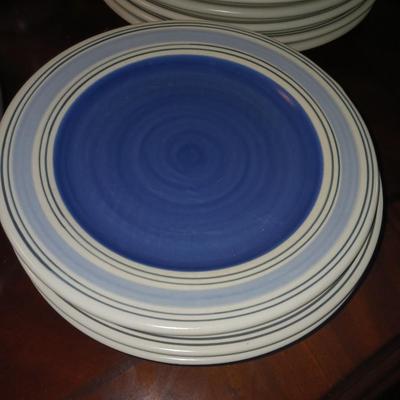 PFALTZGRAFF DINNERWARE 7 DINNER PLATES & BOWLS