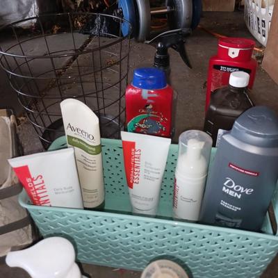 TOILETRIES AND CLOTH LINED BASKETS