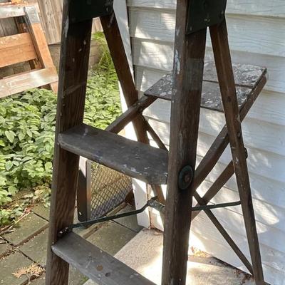 Vintage ladder for your crafting needs