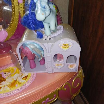 TOY VANITY WITH STOOL, MY LITTLE PONY, NEW BLANKET & MORE