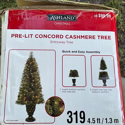 Pre-lit Concord Cashmere Christmas Tree, 4.5ft