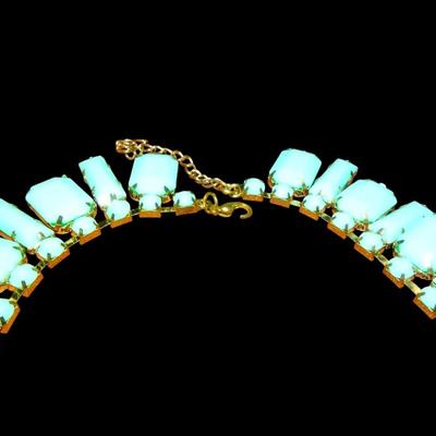 Teal Green Plastic Necklace, Light Weight