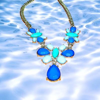 90's Chunky Blue & Teal Teardop Necklace