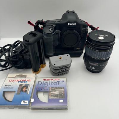 Canon EOS-1Ds Mark II body with accessories