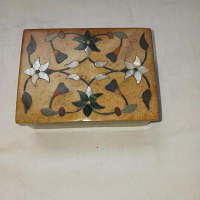 400 DAY GERMAN ANNIVERSARY CLOCK, STONE TRINKET BOX AND 2 OVAL PICTURES