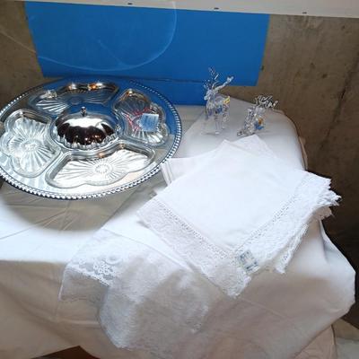 HELLERWARE LAZY SUSAN, PLACEMATS, LINEN TABLECLOTH AND NAPKINS