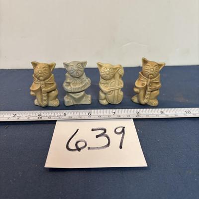 Wade Cat Figures