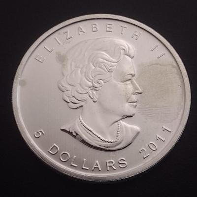 2011 Elizabeth II Canadian $5 Silver 1oz Coin (#94)