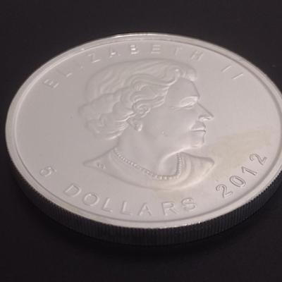 2012 Elizabeth II Canadian $5 Silver 1oz Coin (#95)