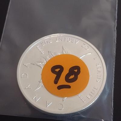 2012 Elizabeth II Canadian $5 Silver 1oz Coin (#98)