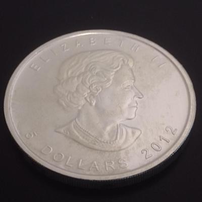2012 Elizabeth II Canadian $5 Silver 1oz Coin (#98)