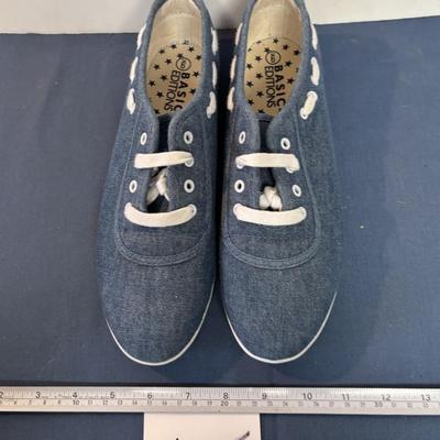 Size 9 Lady’s Shoes