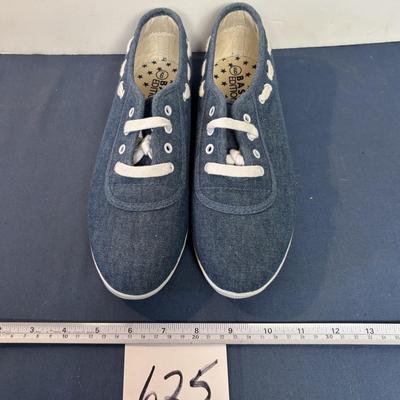 Size 9 Lady’s Shoes
