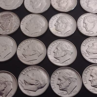 Set of 25 1960's U.S. Roosevelt Head Silver Dimes AU (#105)