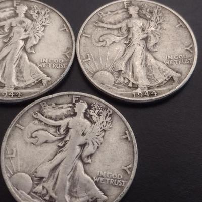 Set of 5 1940's U.S. Mint Walking Liberty Silver Half-Dollars Circulated (#124)