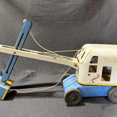 Vintage Wyandotte Metal Toy Crane
