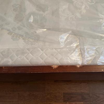 Henredon Carlyle King Mahogany Bed