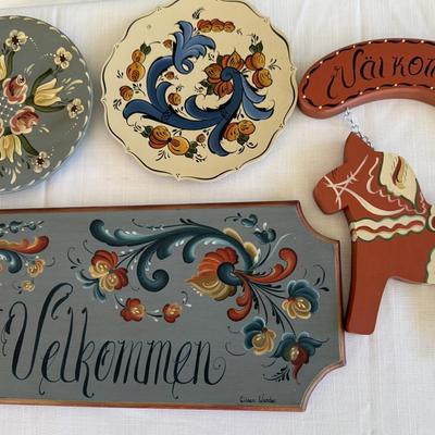 Norwegian Rosemaling signs