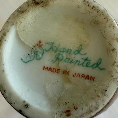 Glass containers, flower vases, glass ash tray,