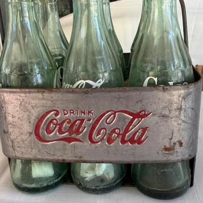 Vintage 6pk carrier w/Coca Cola bottles