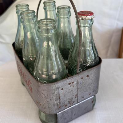 Vintage 6pk carrier w/Coca Cola bottles