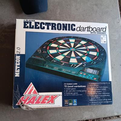 ELECTRONIC DARTBOARD AND A CAT CAP