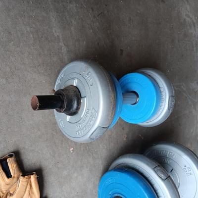 HAND WEIGHTS AND ATHLETIC WORKS LEATHER GLOVES