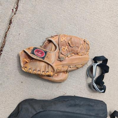 CU BUFFS PADDED BLEACHER SEATS THAT ARE ALSO CARRY TOTES PLUS SAFETY GLASSES AND BASEBALL MITT