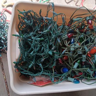 TOTE FULL OF INDOOR/OUTDOOR CHRISTMAS LIGHTS, LIGHTED SIGN AND A PUMPKIN