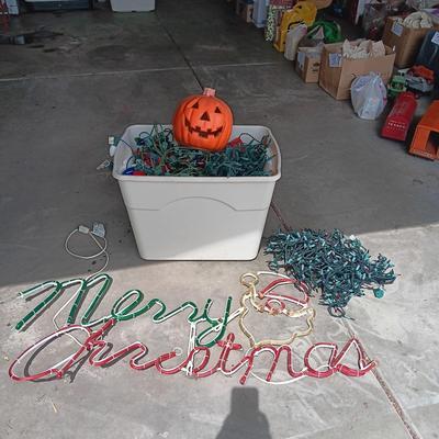 TOTE FULL OF INDOOR/OUTDOOR CHRISTMAS LIGHTS, LIGHTED SIGN AND A PUMPKIN