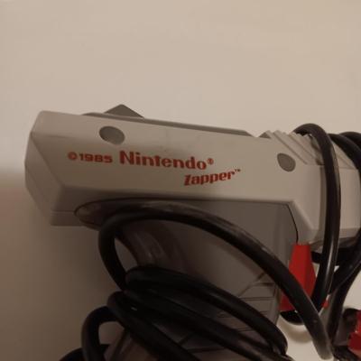 1985 NINTENDO ZAPPER AND VINTAGE METAL TOY CARS