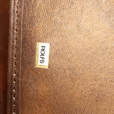 2 NEW WALLETS, 2 TIE TACKS, SHOE HORNS AND PEN/PENCIL SET