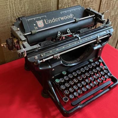 Vintage 1928 Underwood 12 Typewriter
