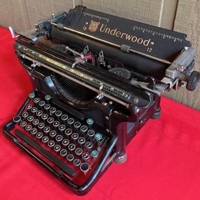 Vintage 1928 Underwood 12 Typewriter