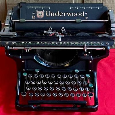Vintage 1928 Underwood 12 Typewriter