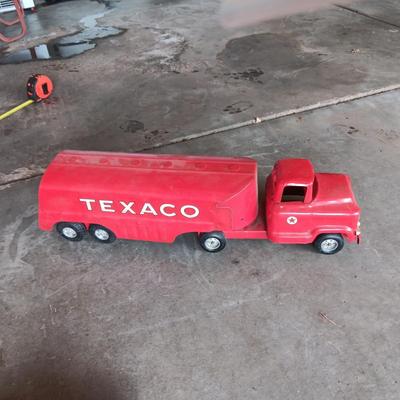 VINTAGE BUDDY L 23" LONG TEXACO TANKER TRUCK TOY