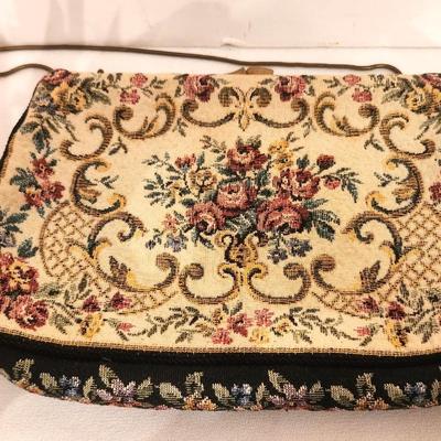 Lot #112 Lot of 3 Vintage Purses