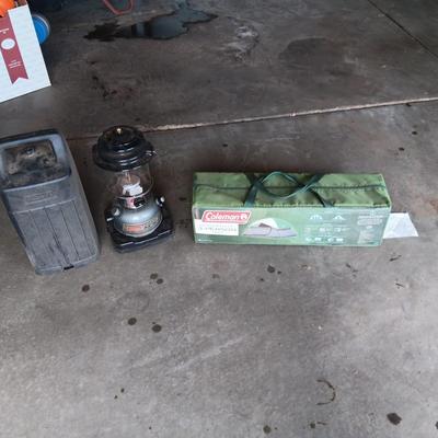 COLEMAN KEROSENE LANTERN AND A 3 PERSON TENT